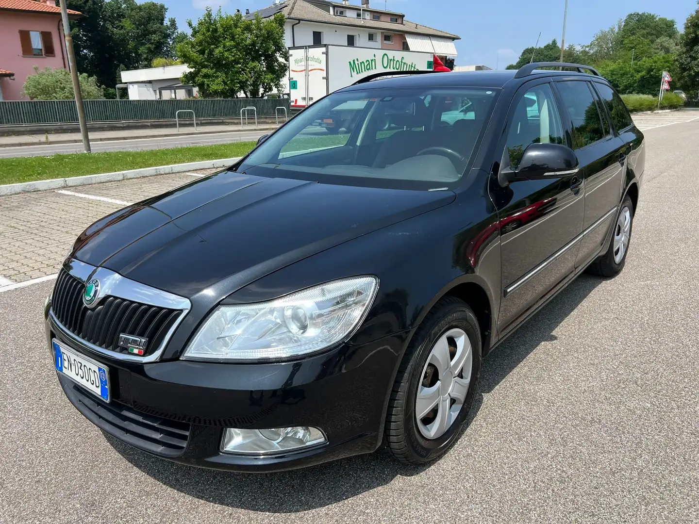 Skoda Octavia Octavia Wagon 1.6 tdi cr Elegance dsg Noir - 2