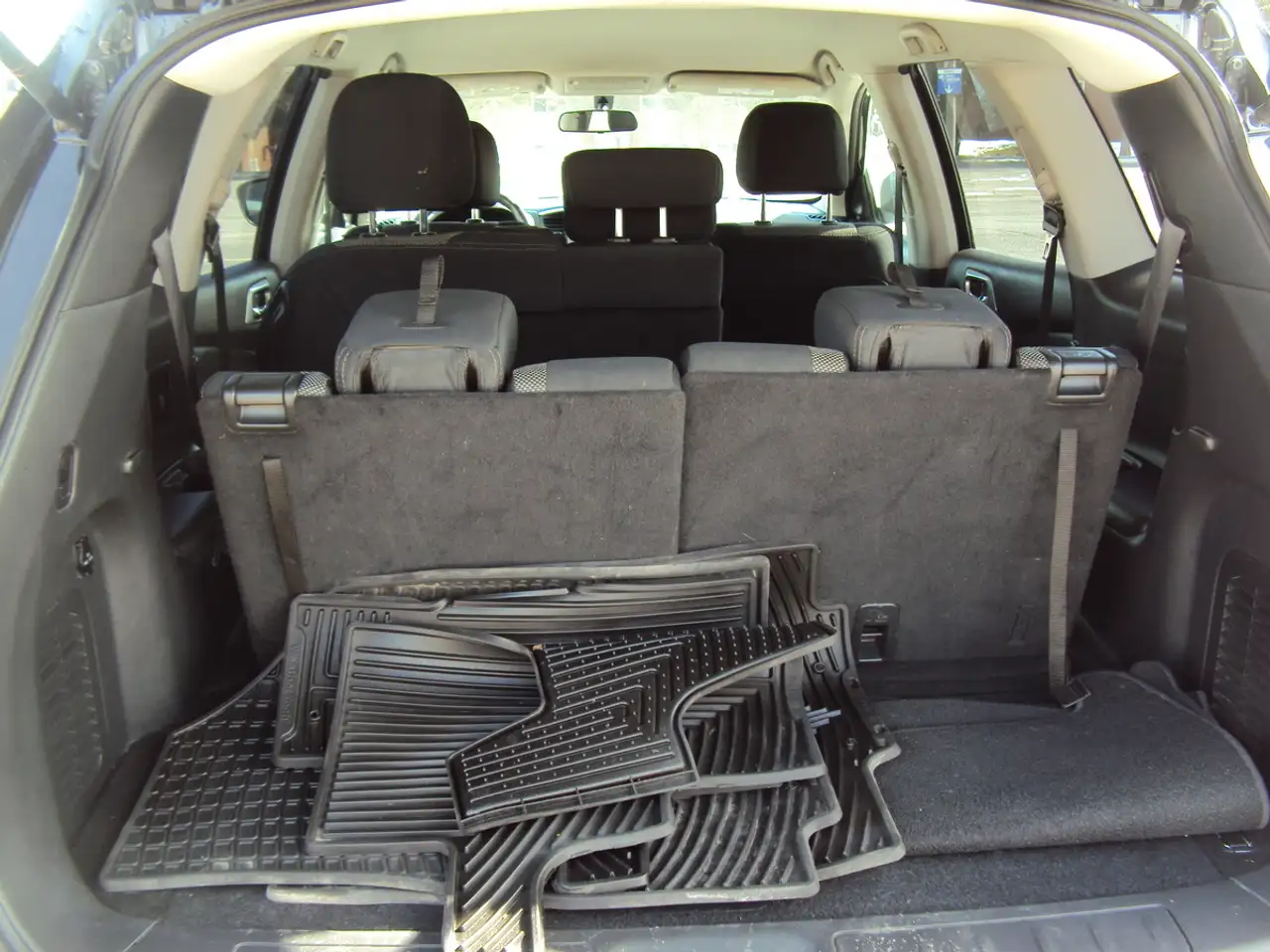 Nissan Pathfinder снимка Nissan Pathfinder