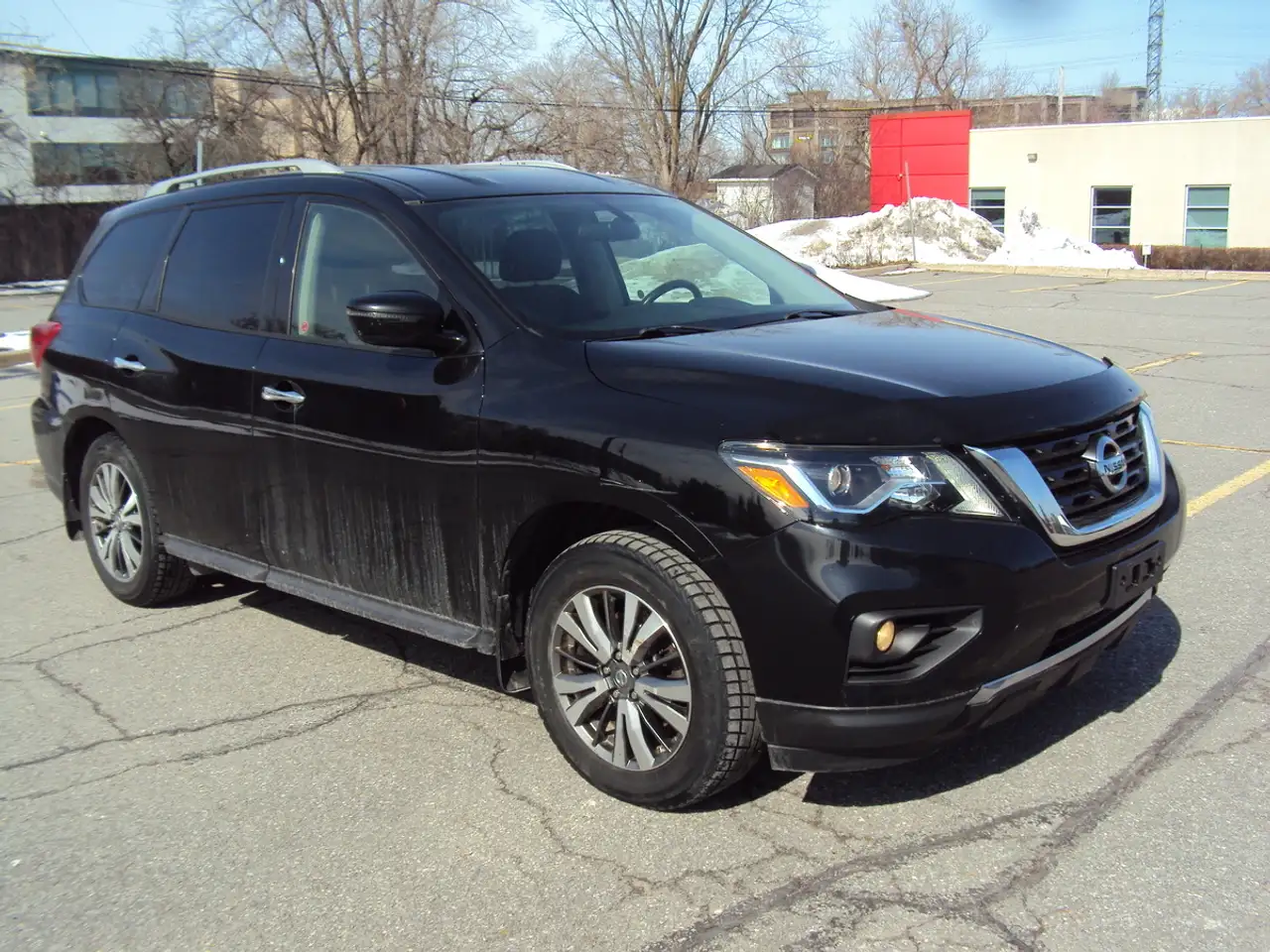 Nissan Pathfinder снимка Nissan Pathfinder
