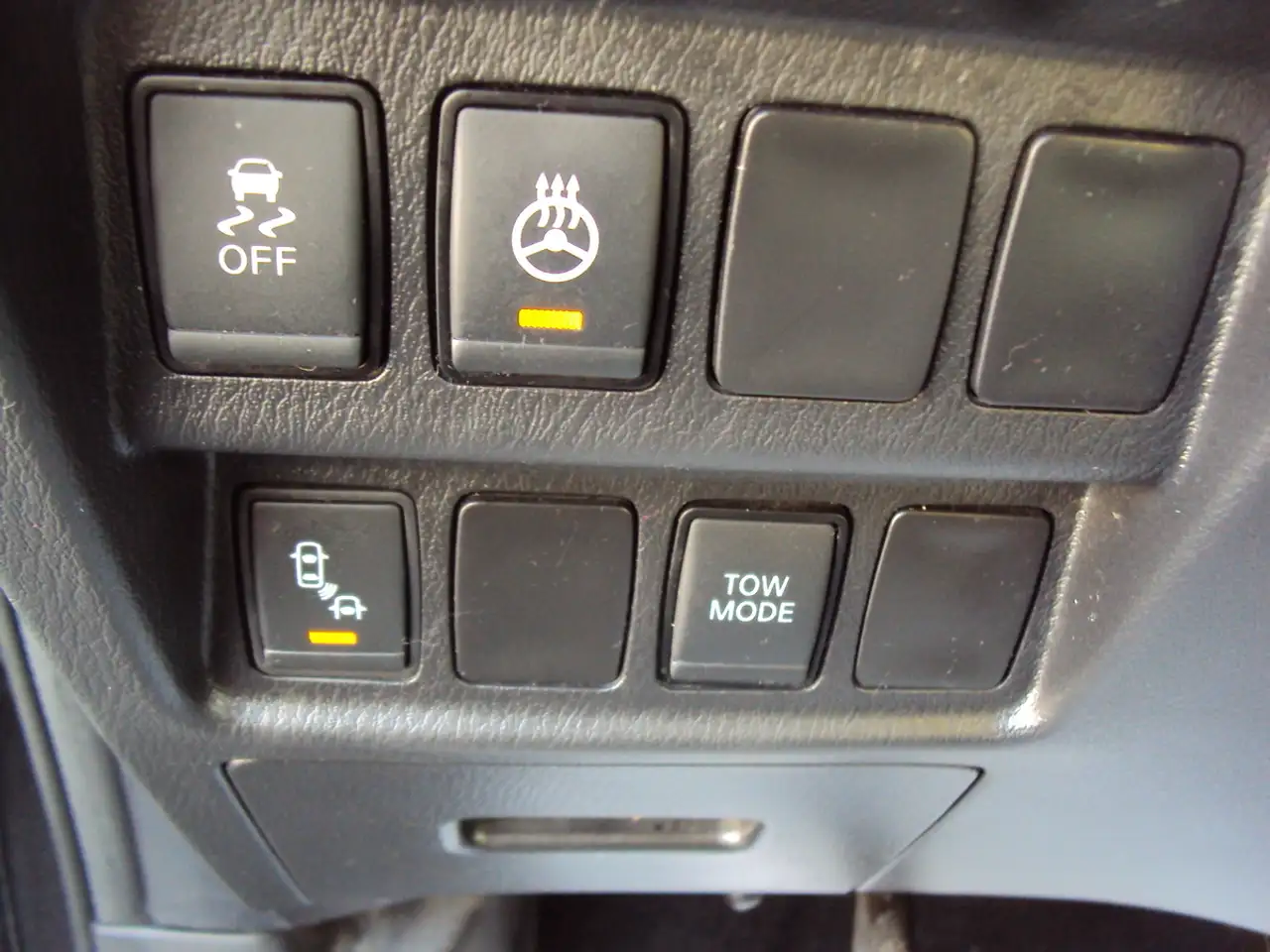 Nissan Pathfinder снимка Nissan Pathfinder