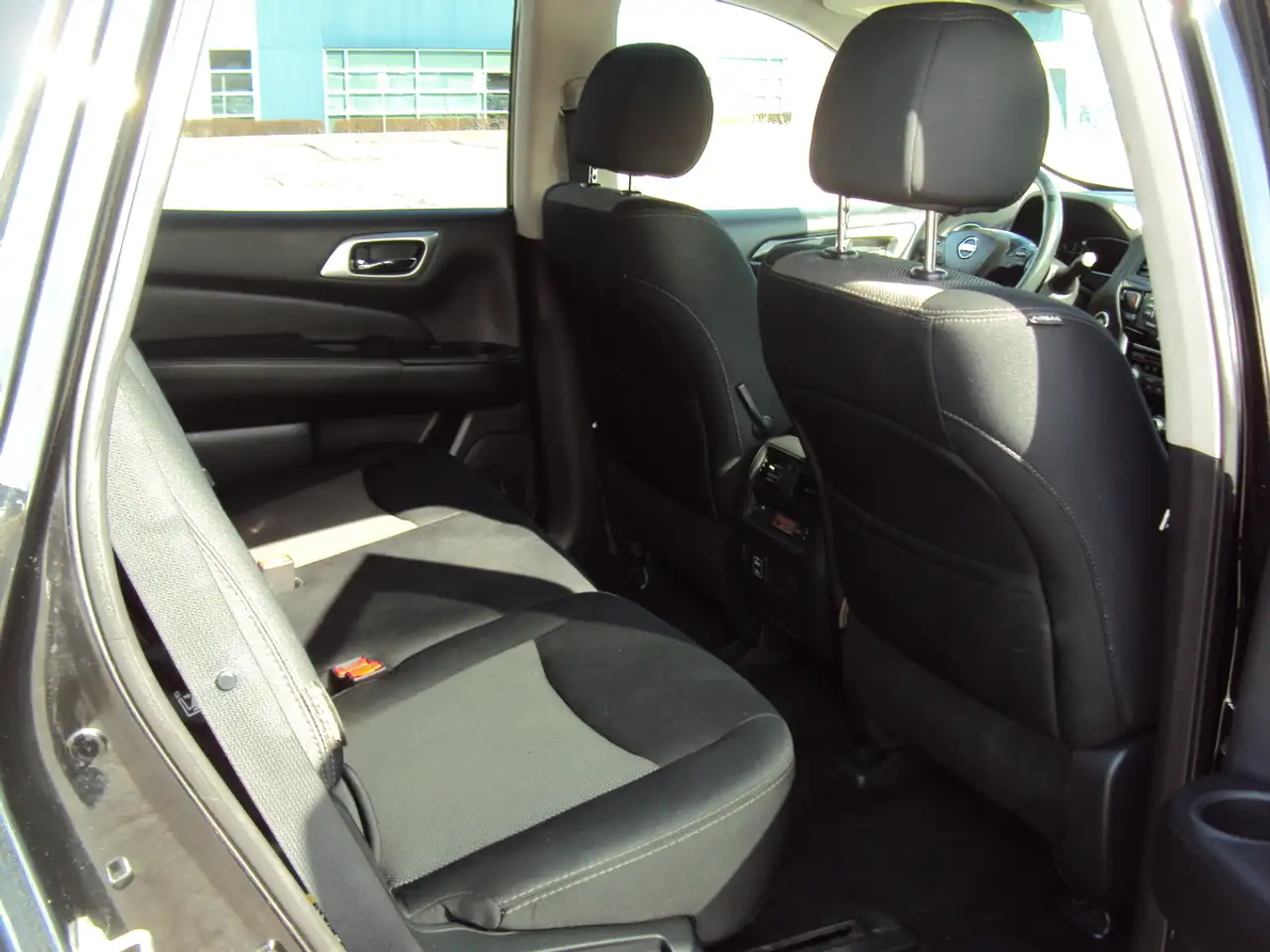 Nissan Pathfinder снимка Nissan Pathfinder