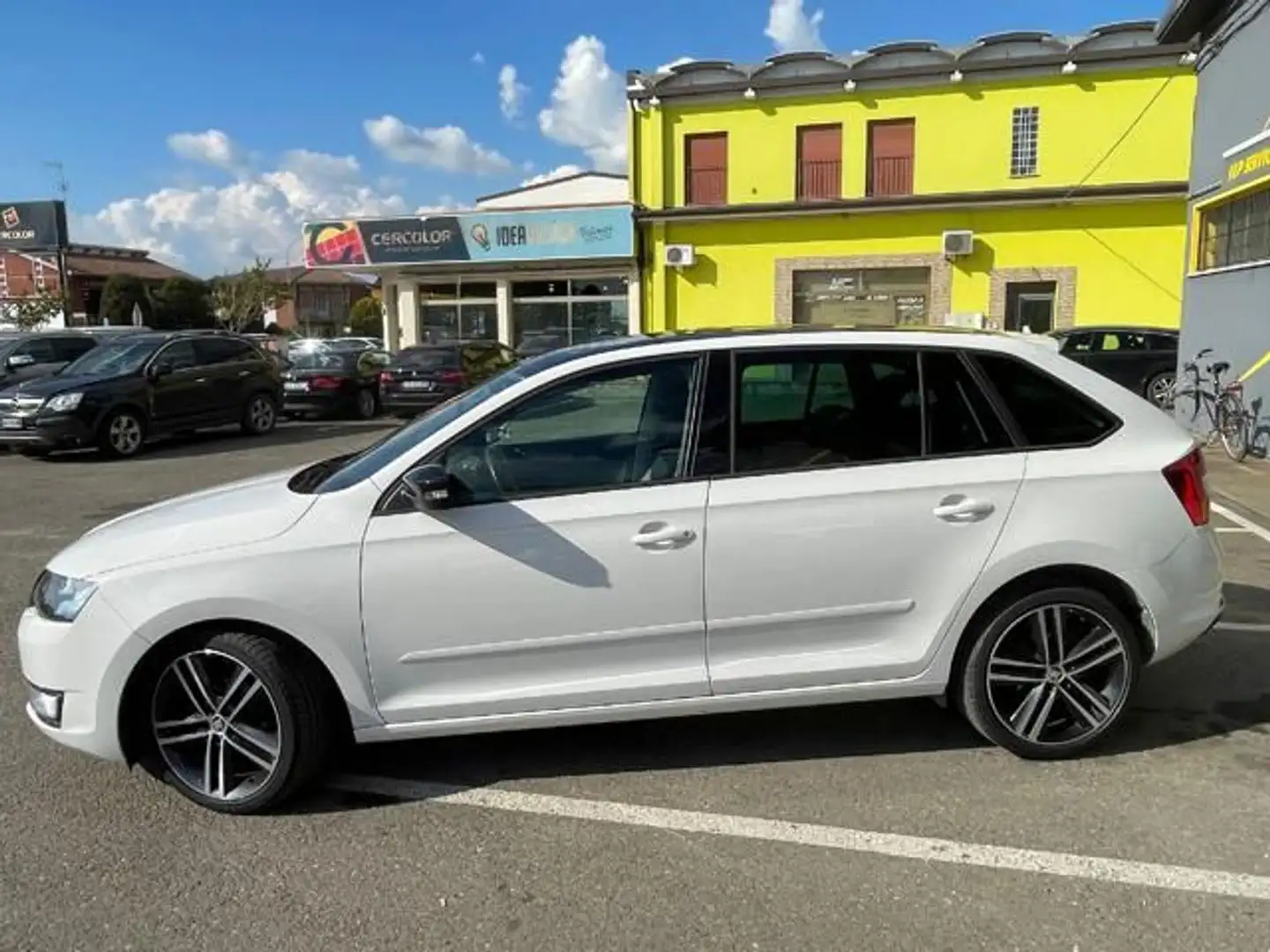 Skoda Praktik Spaceback 1.4 TDI 90 CV Design Edition Білий - 2