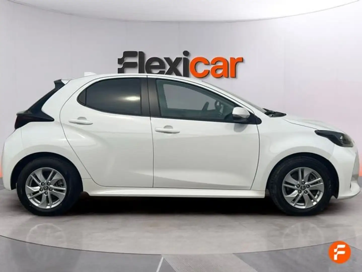 Toyota Yaris 120H 1.5 Business Plus Blanco - 2