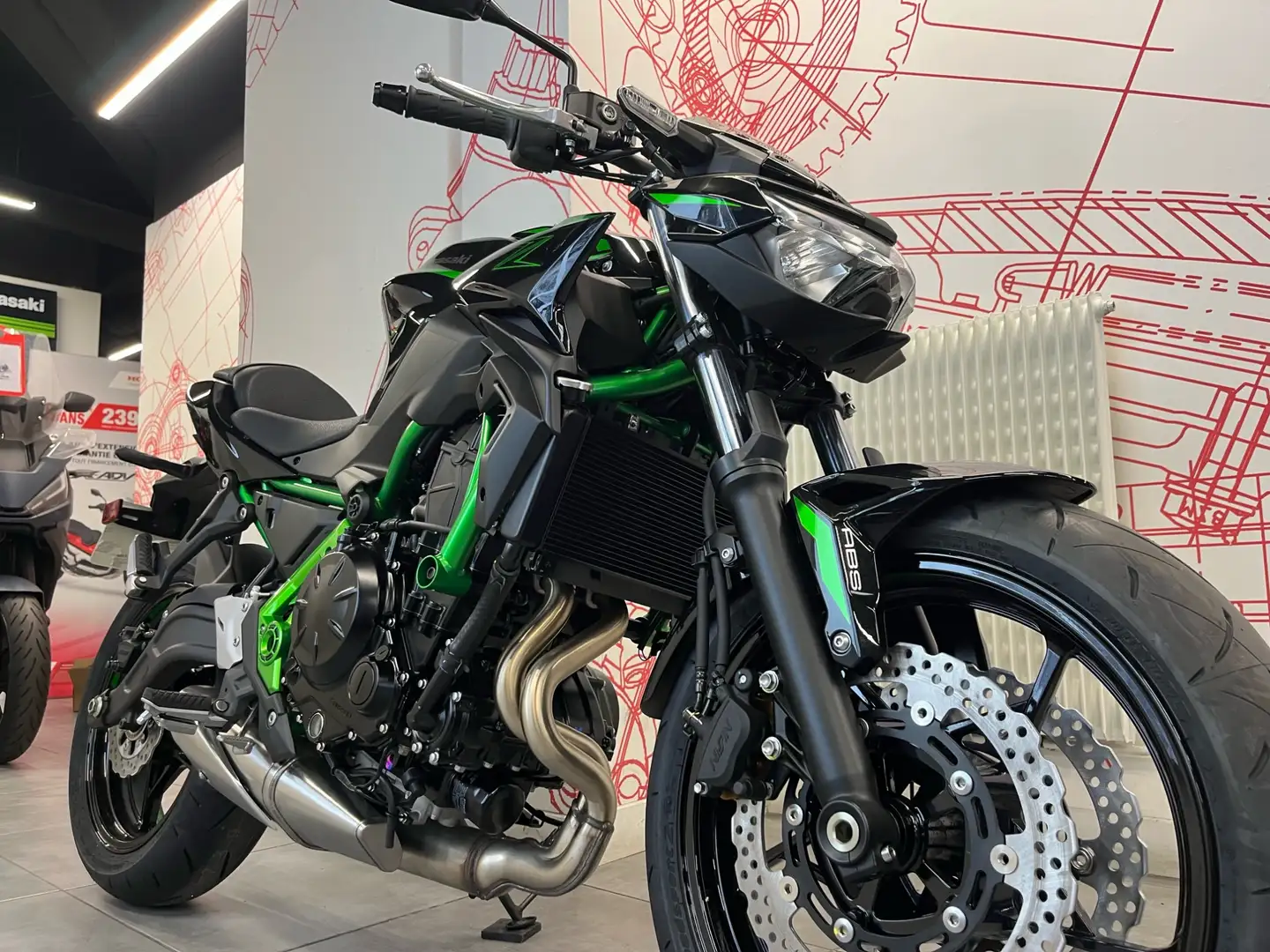Kawasaki Z 650 Vert - 2