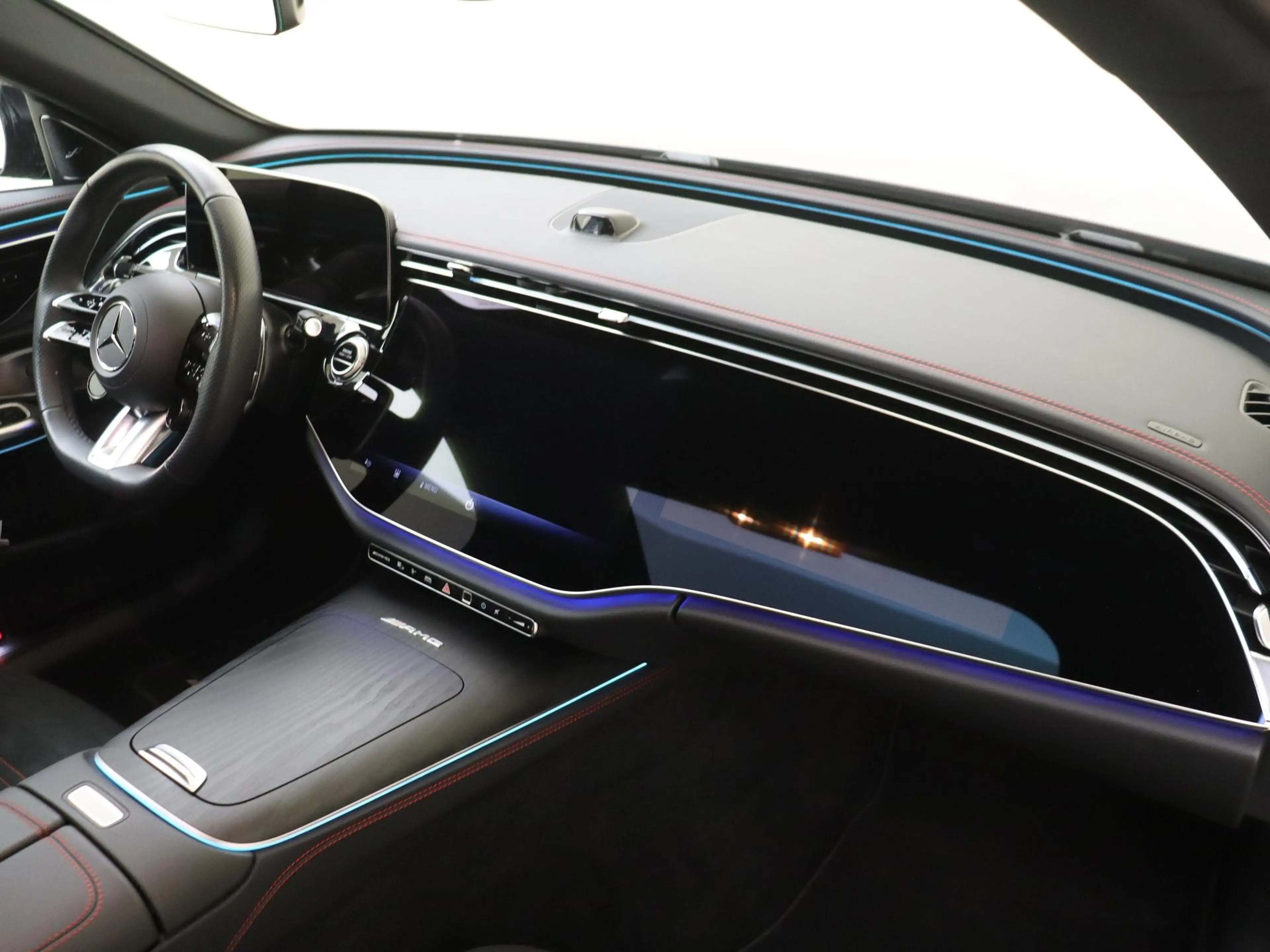 Mercedes-Benz E 53 AMG 4MATIC+ / Superscreen / Burmeister / Panaroma-dak — photo 5