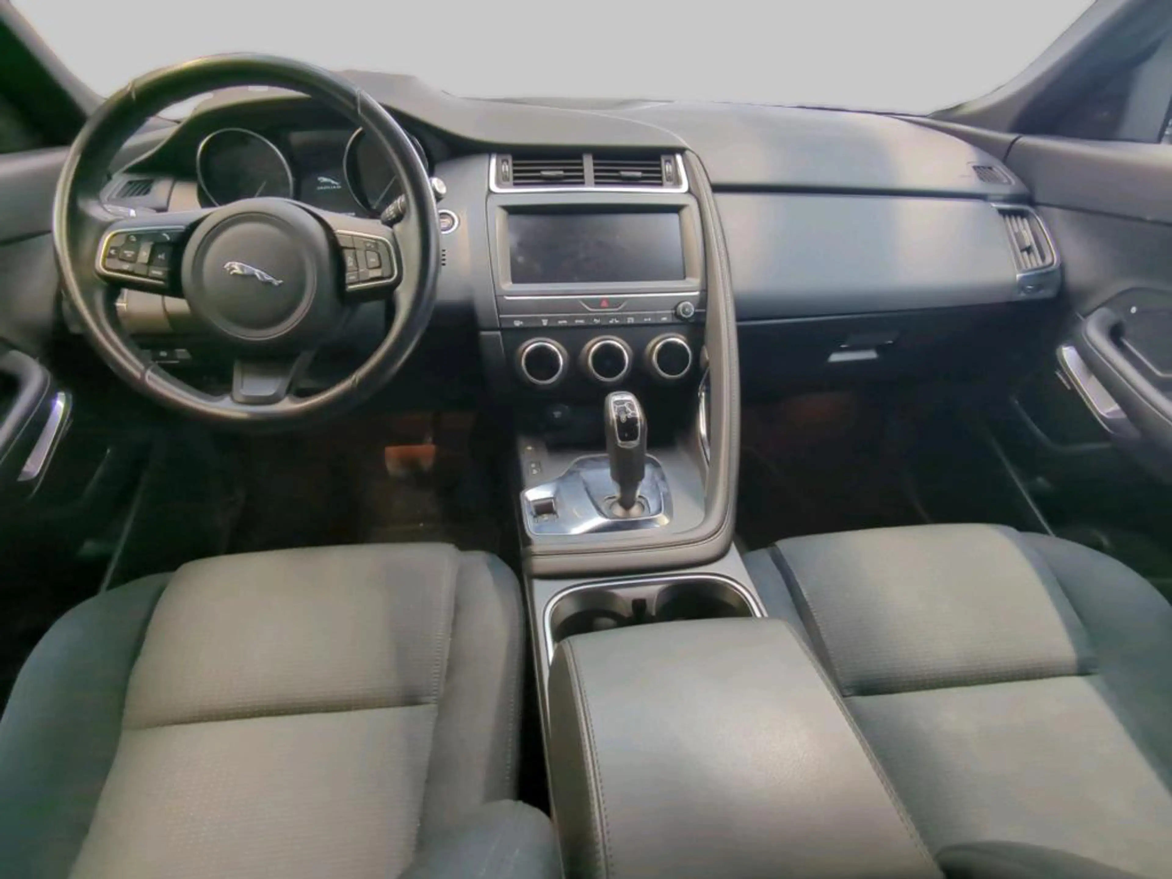 Jaguar E-Pace — photo 6