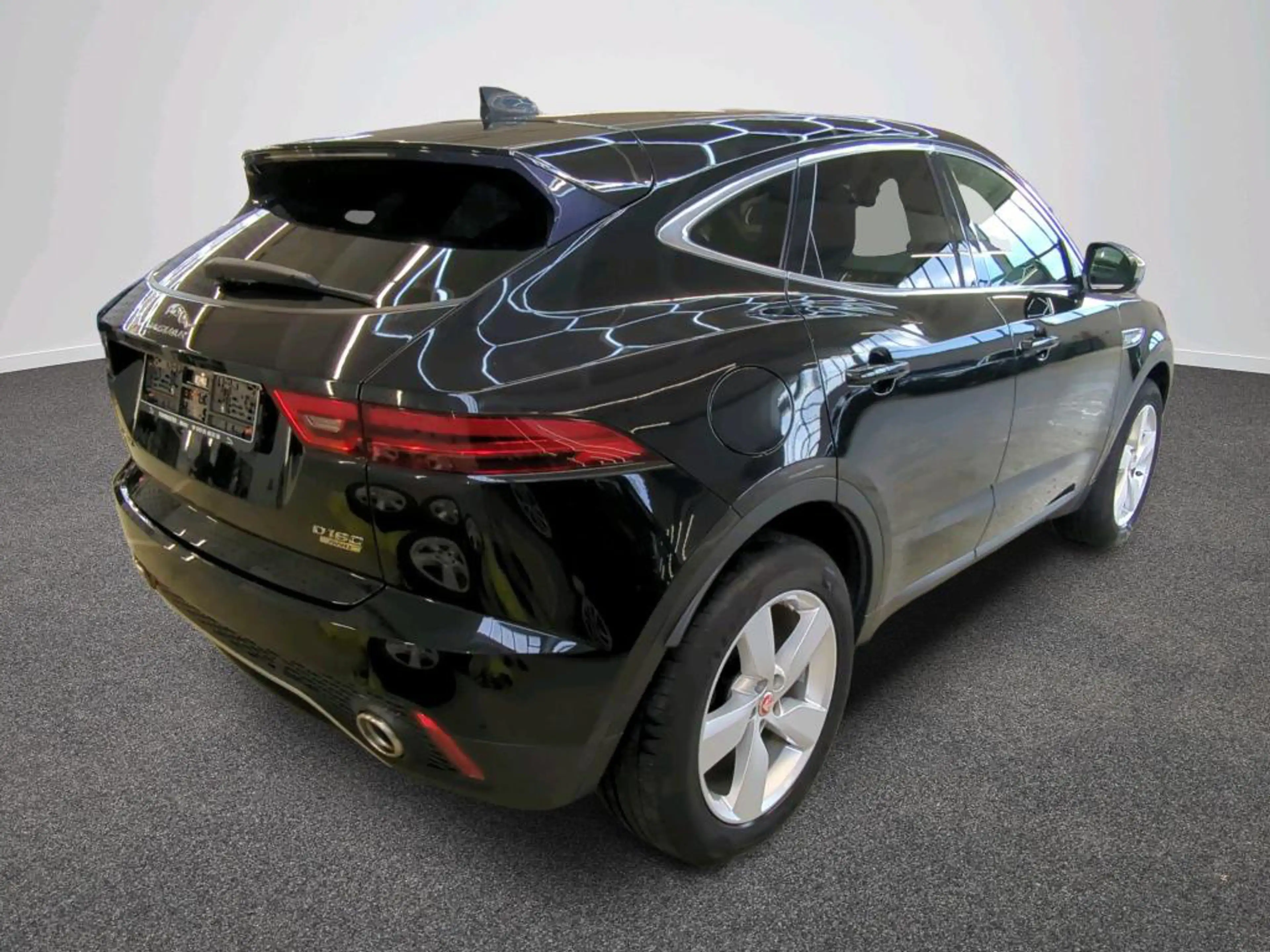 Jaguar E-Pace — photo 5