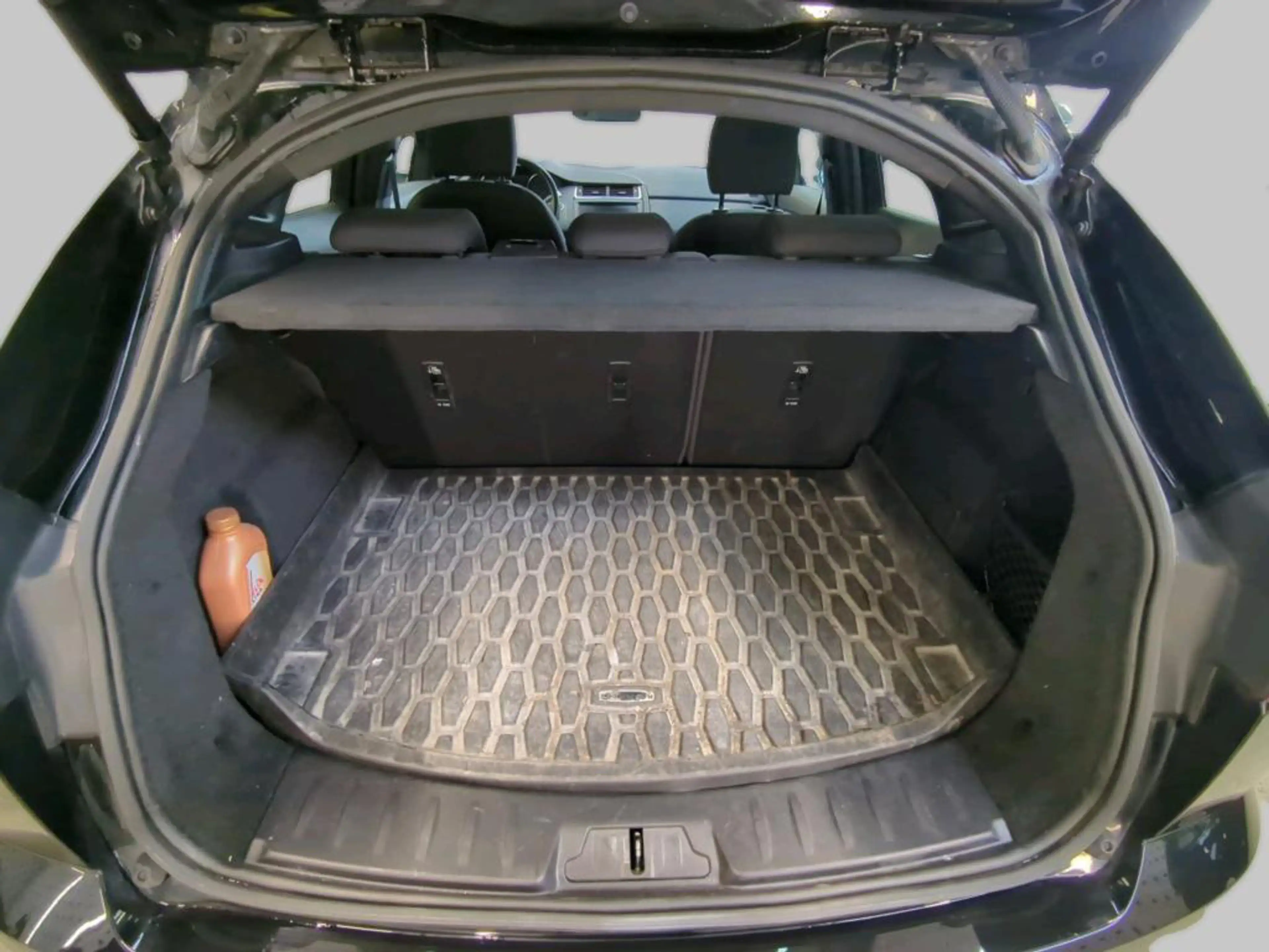 Jaguar E-Pace — photo 11