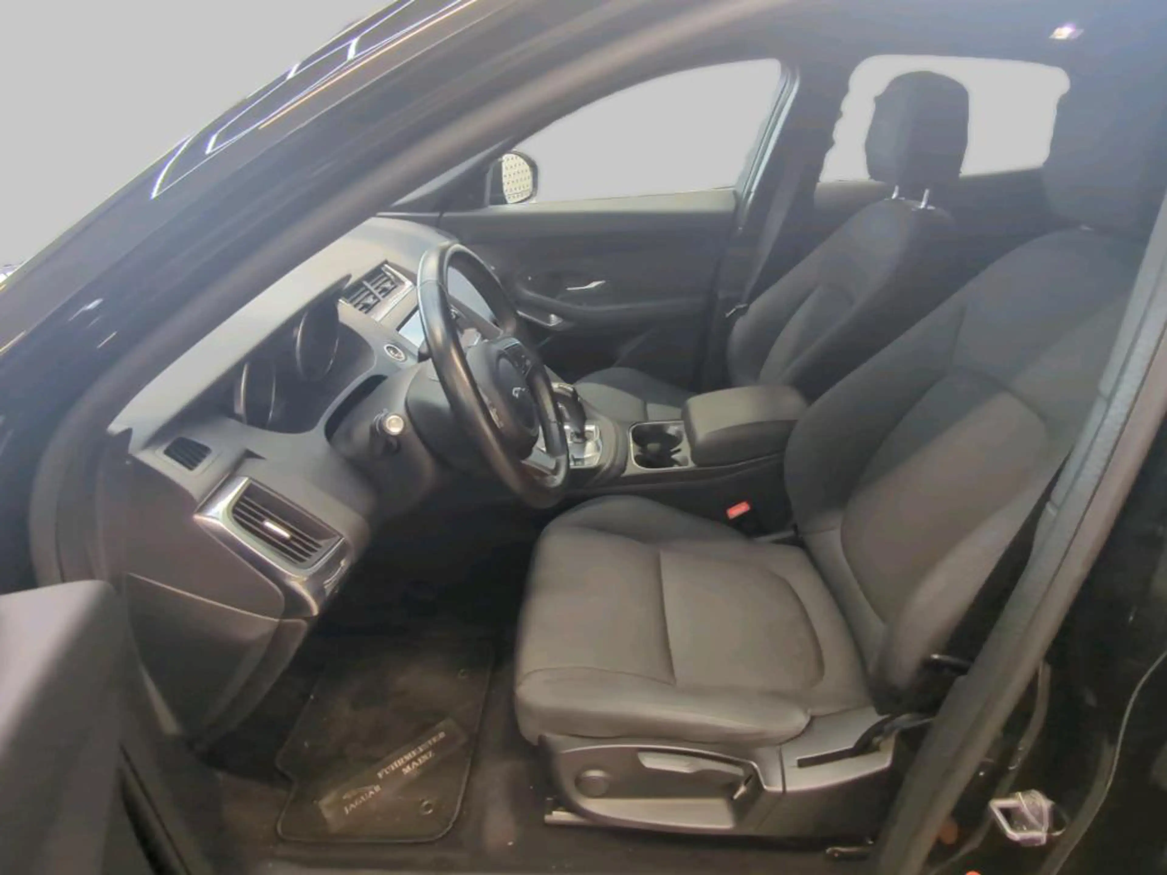 Jaguar E-Pace — photo 7