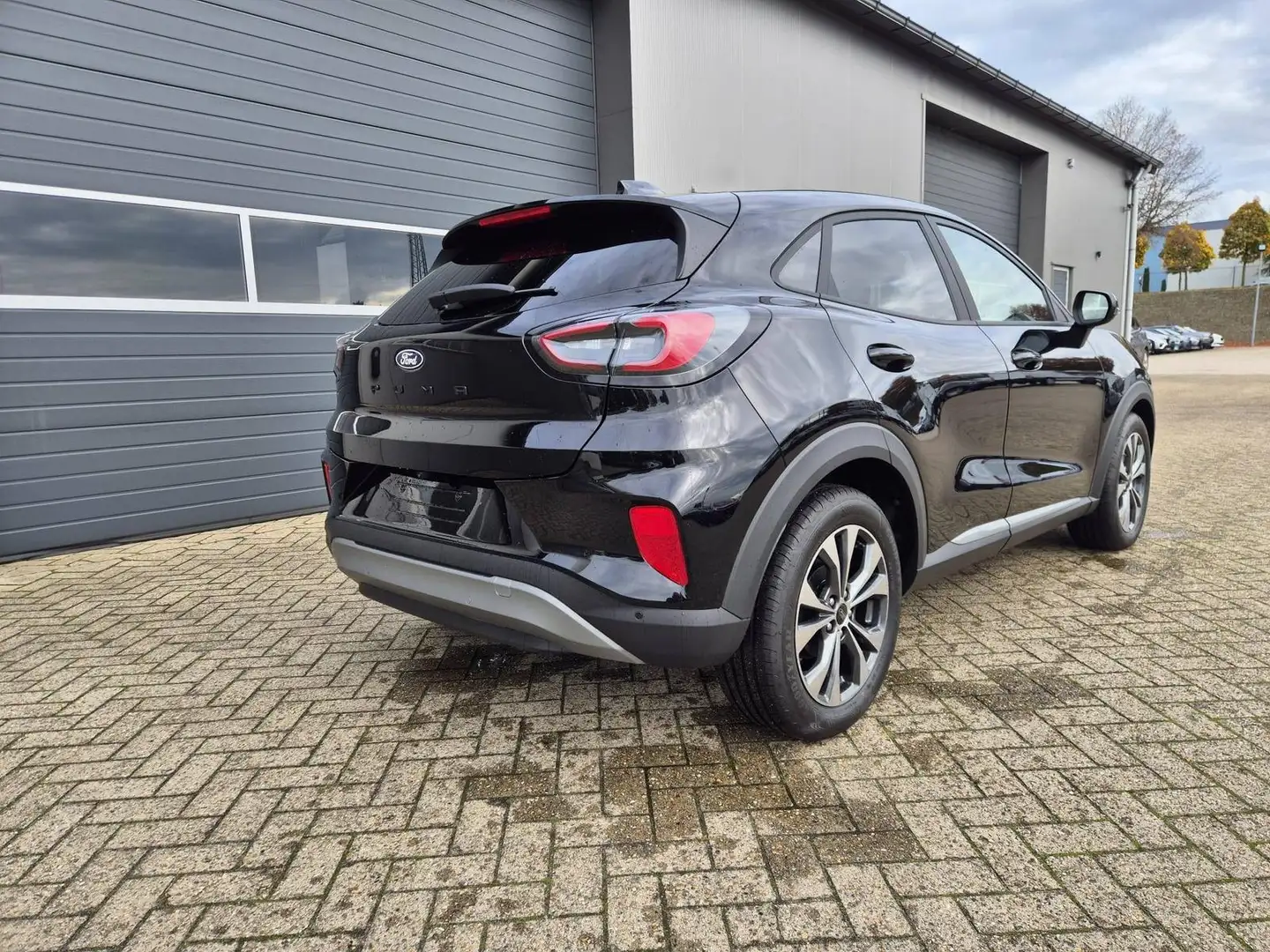 Ford Puma Titanium 1.0 EcoBoost Hybrid 125PS Automatik Kl... Schwarz - 1