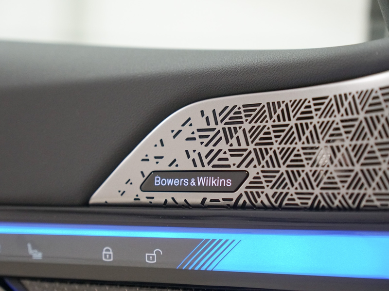 BMW 550 5-serie Touring 550e xDrive Bowers Wilkins | Panor — photo 12