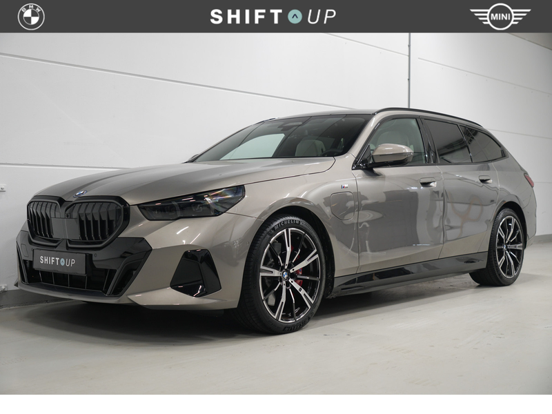 BMW 550 5-serie Touring 550e xDrive Bowers Wilkins | Panor