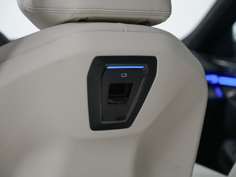 BMW 550 5-serie Touring 550e xDrive Bowers Wilkins | Panor — photo 43