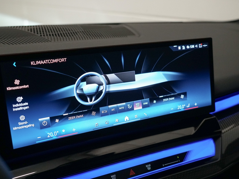 BMW 550 5-serie Touring 550e xDrive Bowers Wilkins | Panor — photo 21