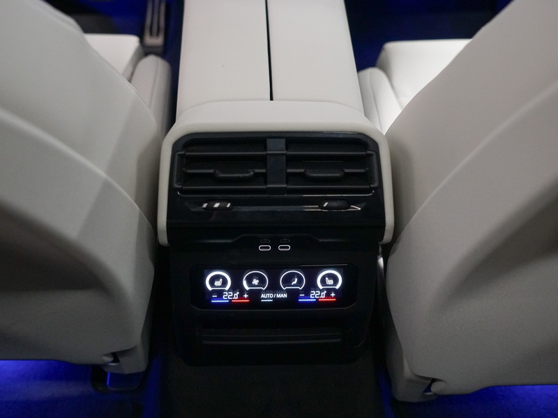 BMW 550 5-serie Touring 550e xDrive Bowers Wilkins | Panor — photo 16