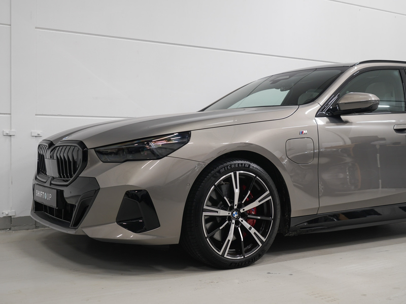 BMW 550 5-serie Touring 550e xDrive Bowers Wilkins | Panor — photo 46