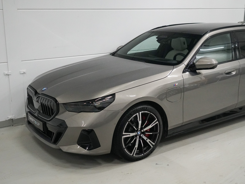 BMW 550 5-serie Touring 550e xDrive Bowers Wilkins | Panor — photo 47
