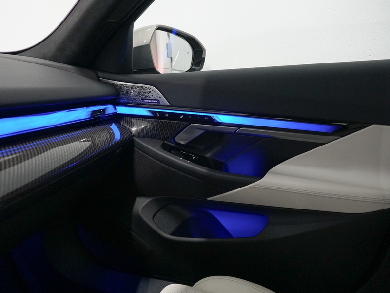 BMW 550 5-serie Touring 550e xDrive Bowers Wilkins | Panor — photo 36