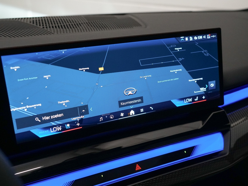 BMW 550 5-serie Touring 550e xDrive Bowers Wilkins | Panor — photo 18
