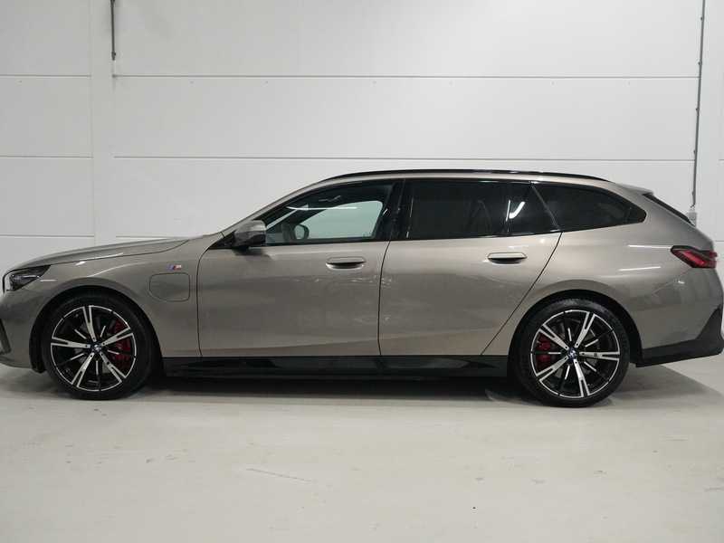 BMW 550 5-serie Touring 550e xDrive Bowers Wilkins | Panor — photo 4