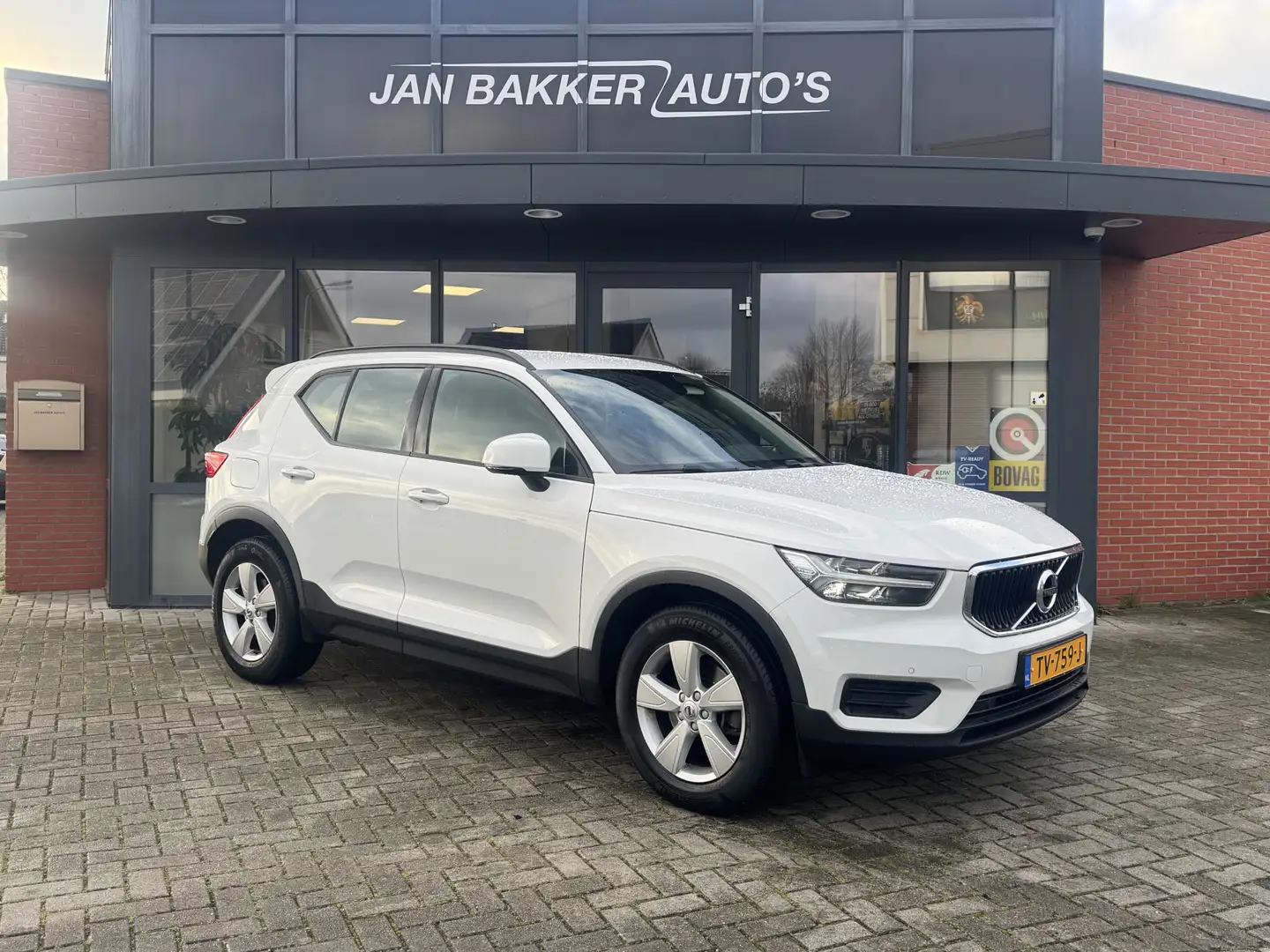 Volvo XC40 2.0 T4 ✅ Automaat ✅ Half Leer ✅ VC ✅ CarPlay ✅ Weiß - 2