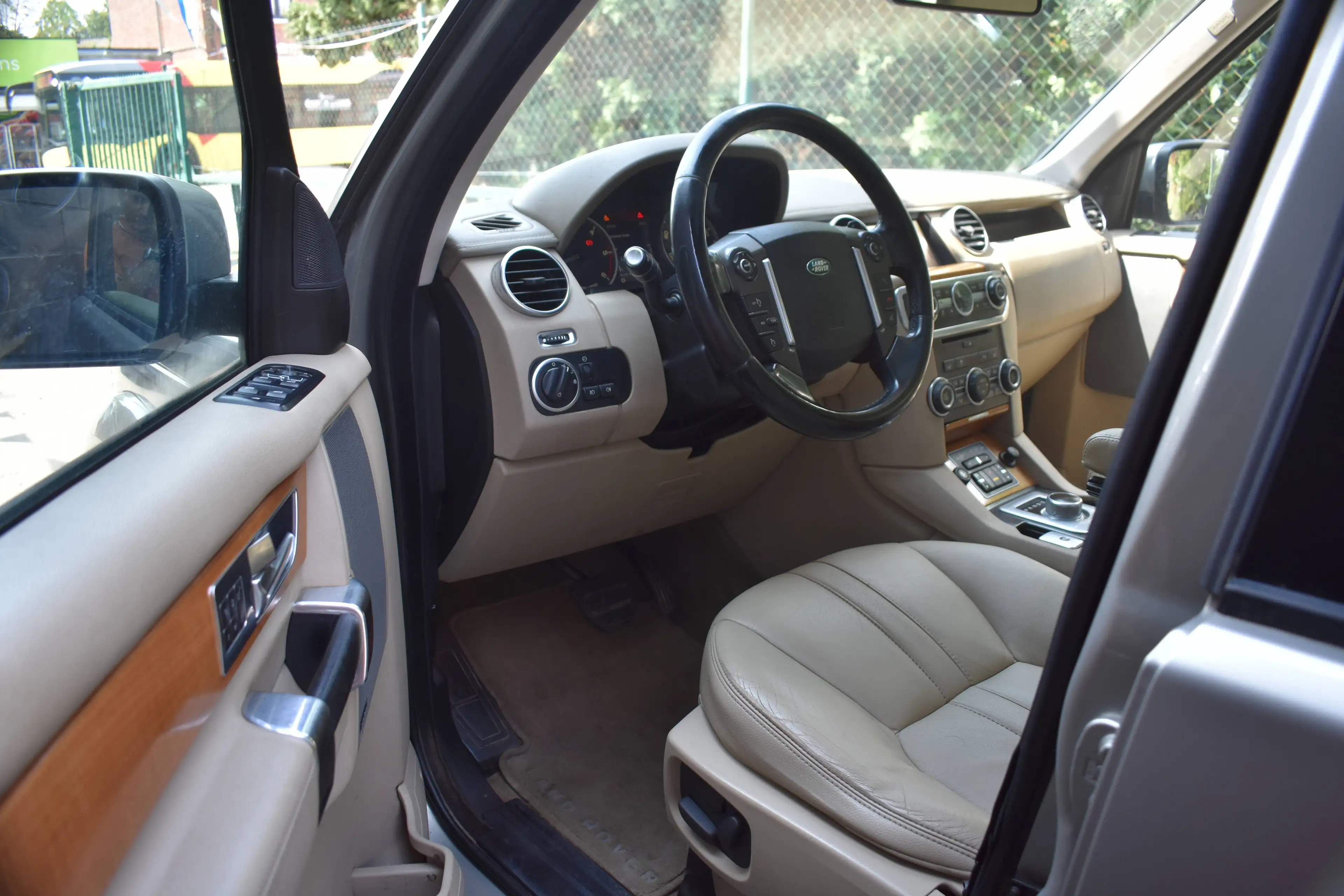 Land Rover Discovery Discovery 3.0 TdV6 HSE / 1ère main / Hist. comp — photo 8
