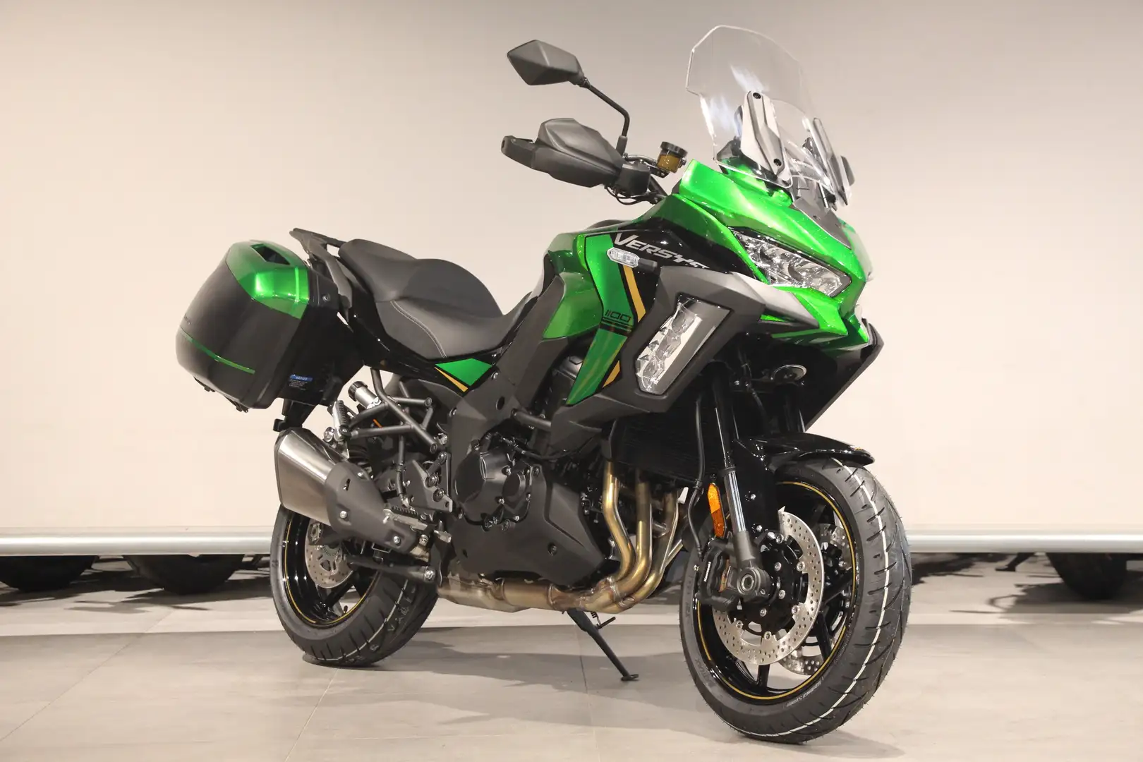 Kawasaki Versys 1100 S Negro - 2