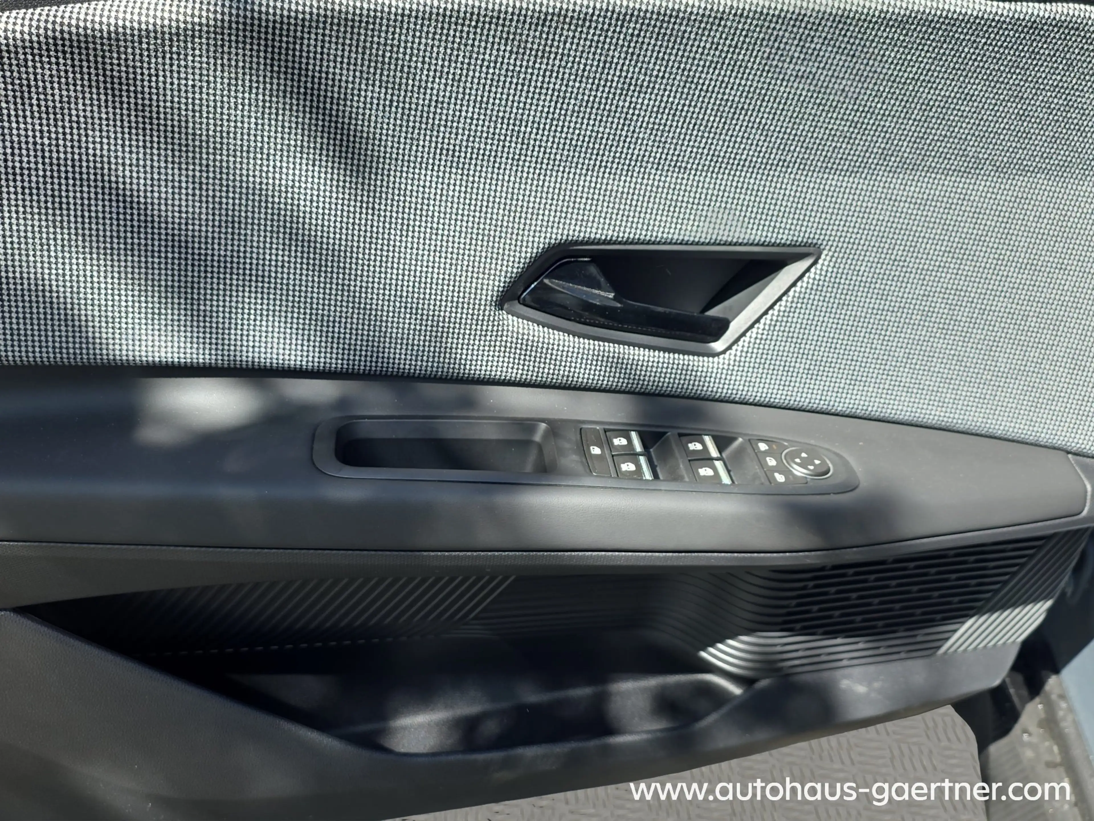 Renault R 4 Iconic 150 Comfort Range Safety & Advanced Driving — photo 12