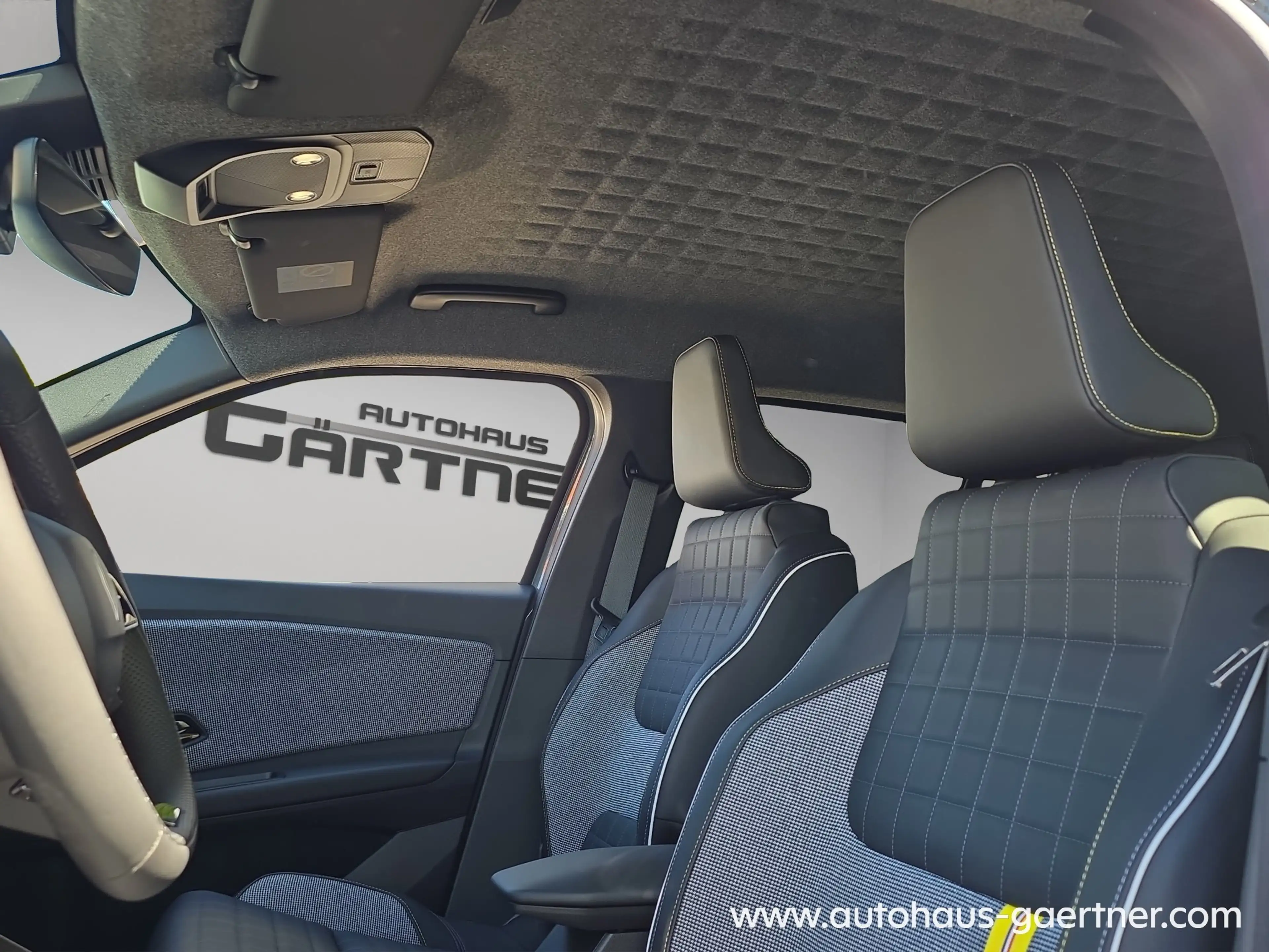 Renault R 4 Iconic 150 Comfort Range Safety & Advanced Driving — photo 11