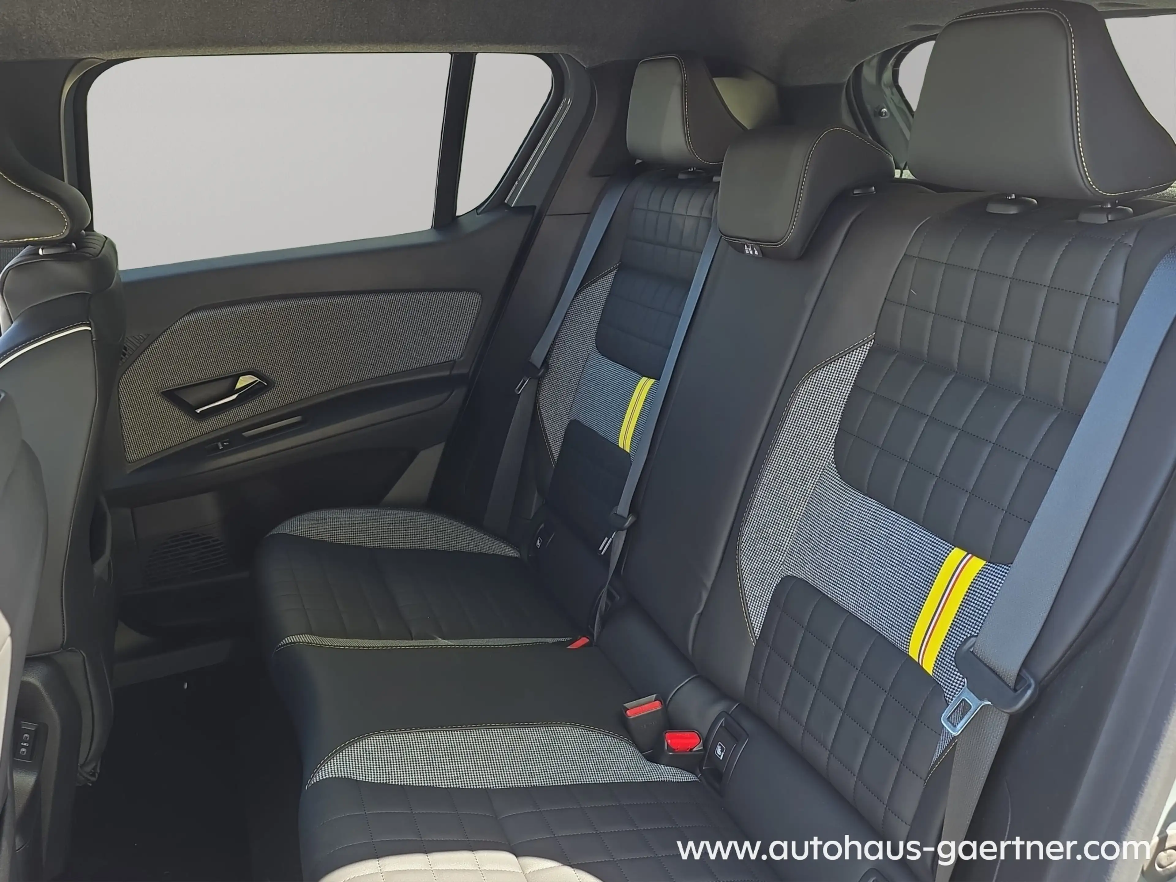 Renault R 4 Iconic 150 Comfort Range Safety & Advanced Driving — photo 13
