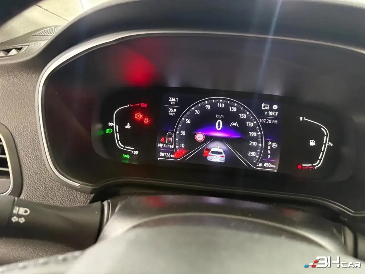 Renault Megane Citadine 5 portes — photo 11