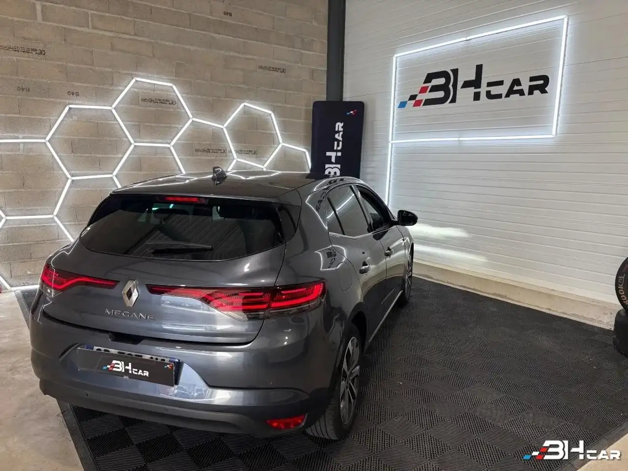Renault Megane Citadine 5 portes — photo 7