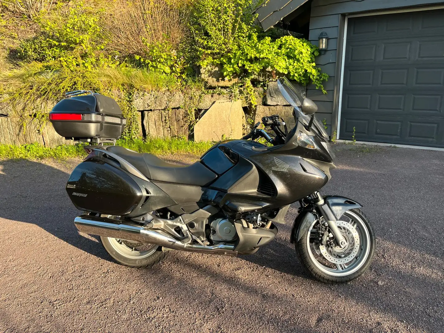 Honda NT 700 V Deauville Fekete - 1