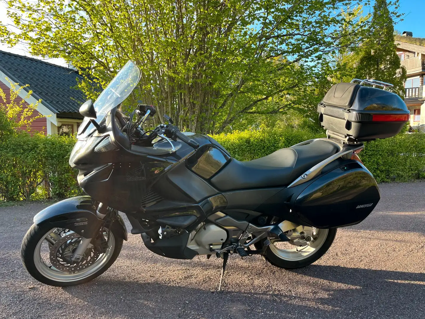 Honda NT 700 V Deauville Fekete - 2