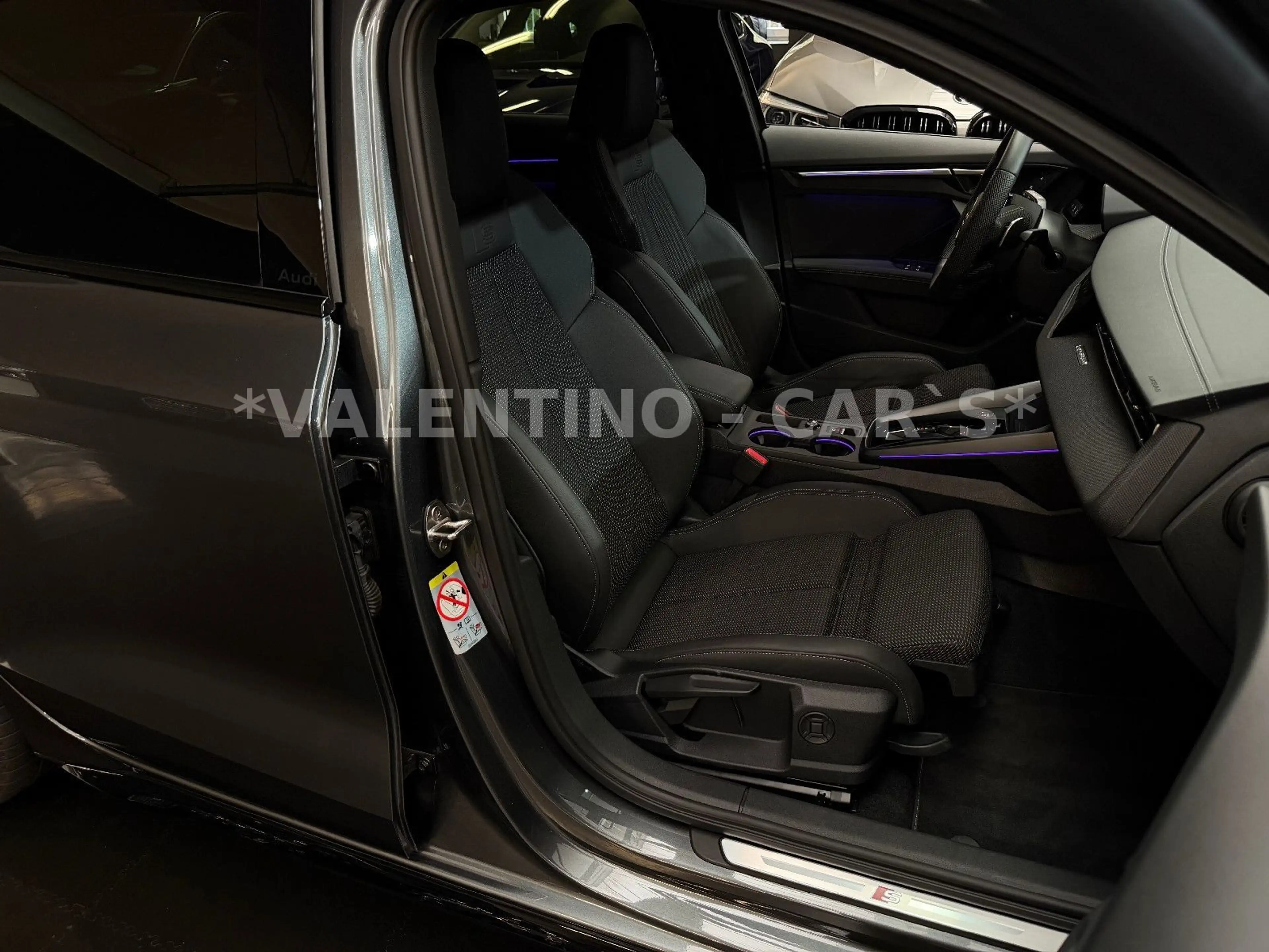 Audi S3 Limousine quattro Virt/Headup/AKRA/Sonos/Matr — photo 14