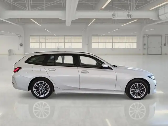 BMW 3 Series view 3