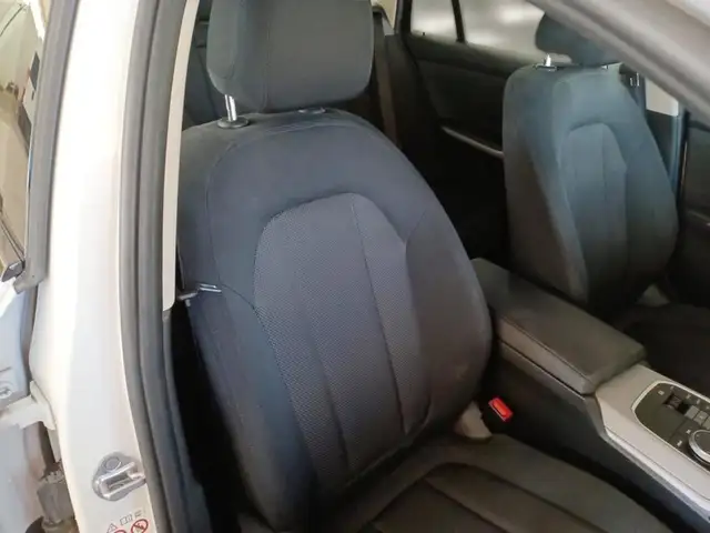 BMW 3 Series view 10