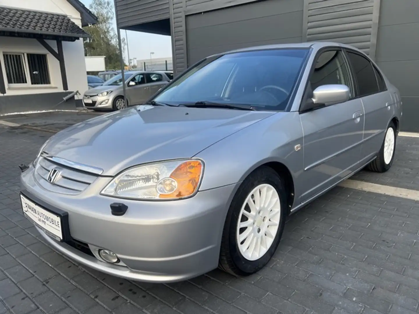 Honda Civic 1.6i ES VTEC Automatik+Sedan+Navi+PDC+RFK+ Silber - 1
