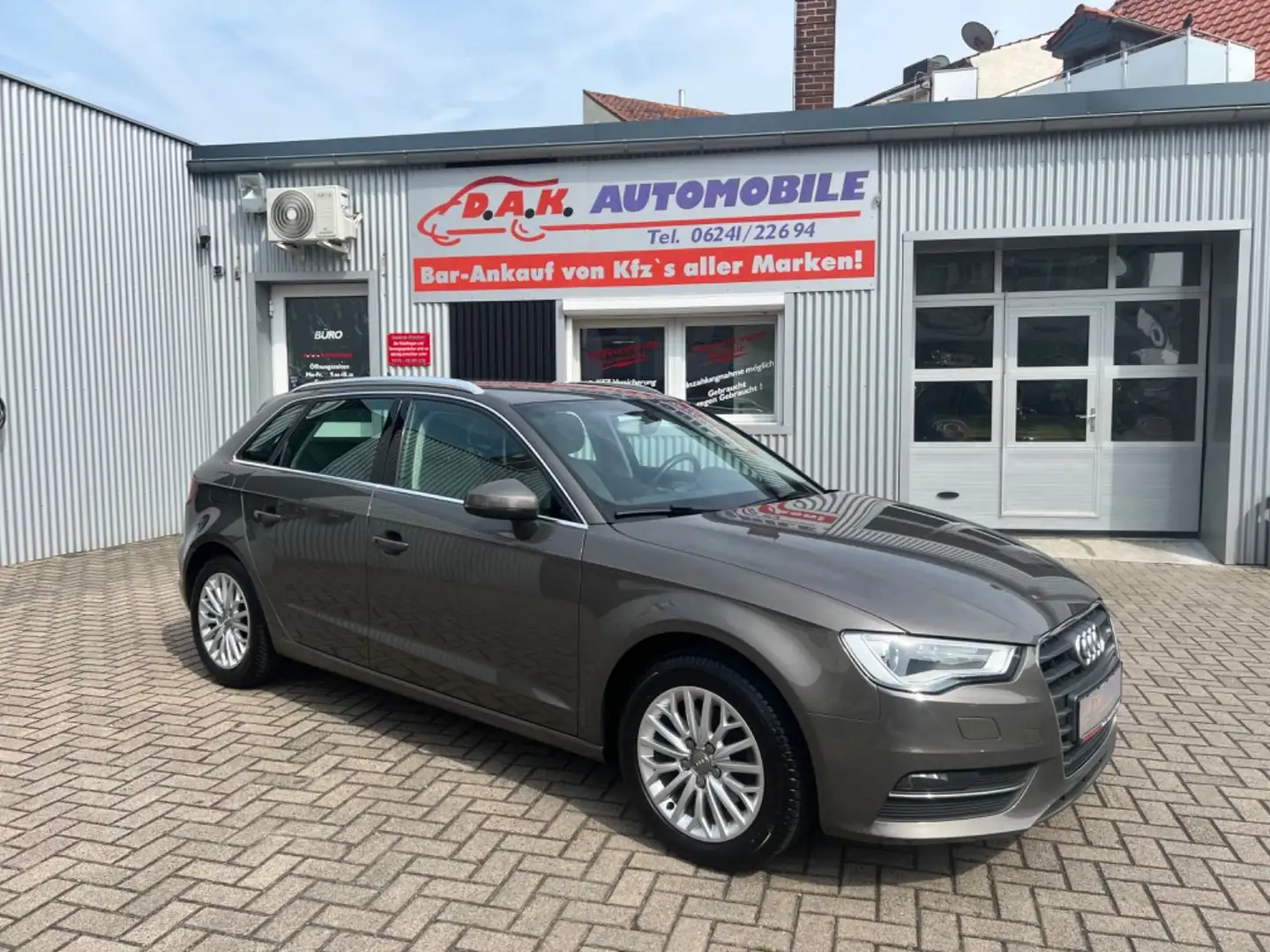 Audi A3 Sportback ambiente 2.Hand+Diesel+SHZ+Xenon Grau - 1