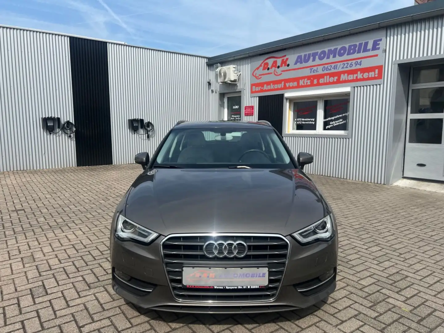 Audi A3 Sportback ambiente 2.Hand+Diesel+SHZ+Xenon Grau - 2