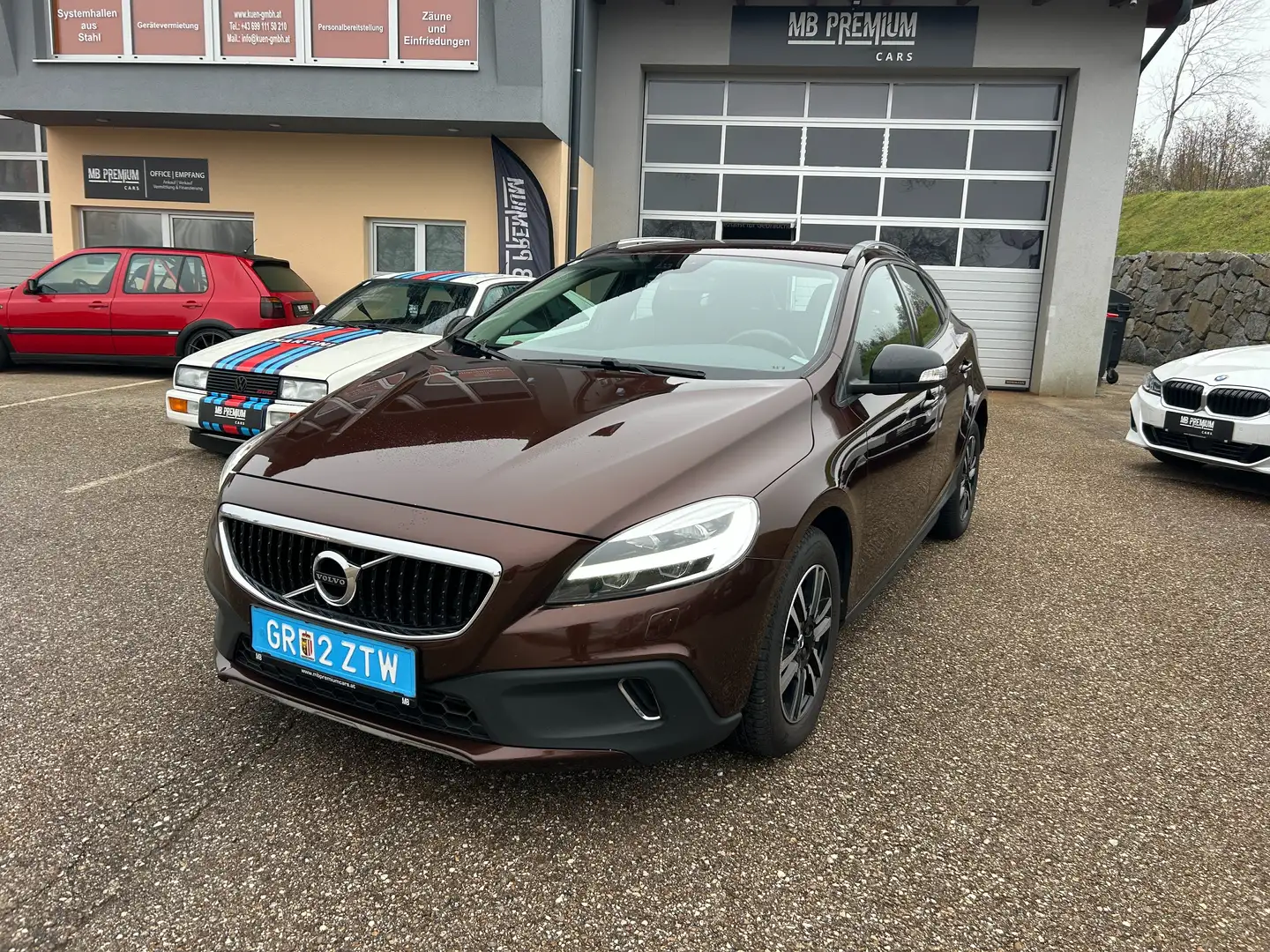 Volvo V40 Kinetic Cross Country *LED*NAVI*TEMP* Braun - 2