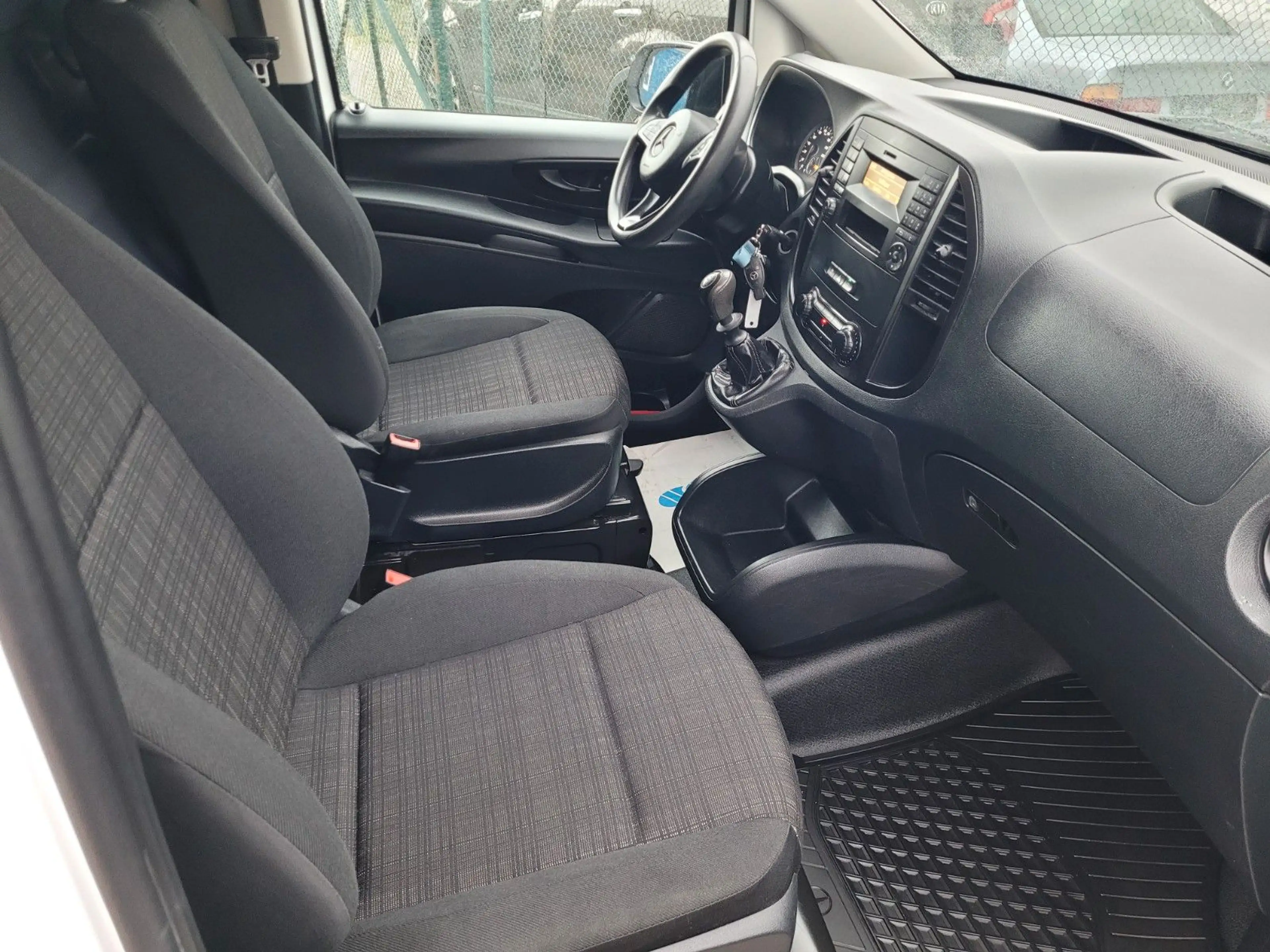 Mercedes-Benz Vito Kasten 116lang*NUR 50TKM*AHK*KLIMA*XENON — photo 15