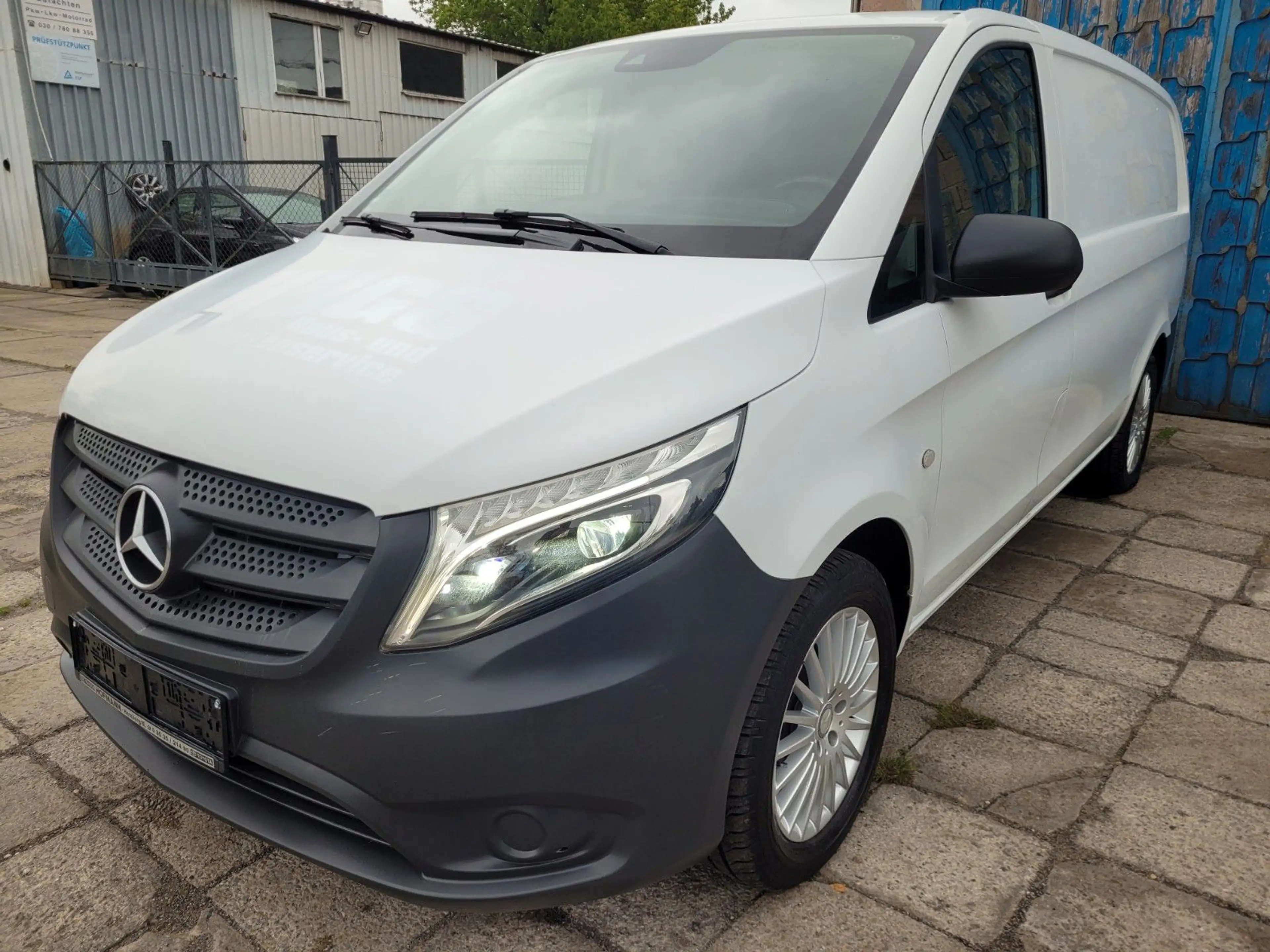 Mercedes-Benz Vito Kasten 116lang*NUR 50TKM*AHK*KLIMA*XENON — photo 4
