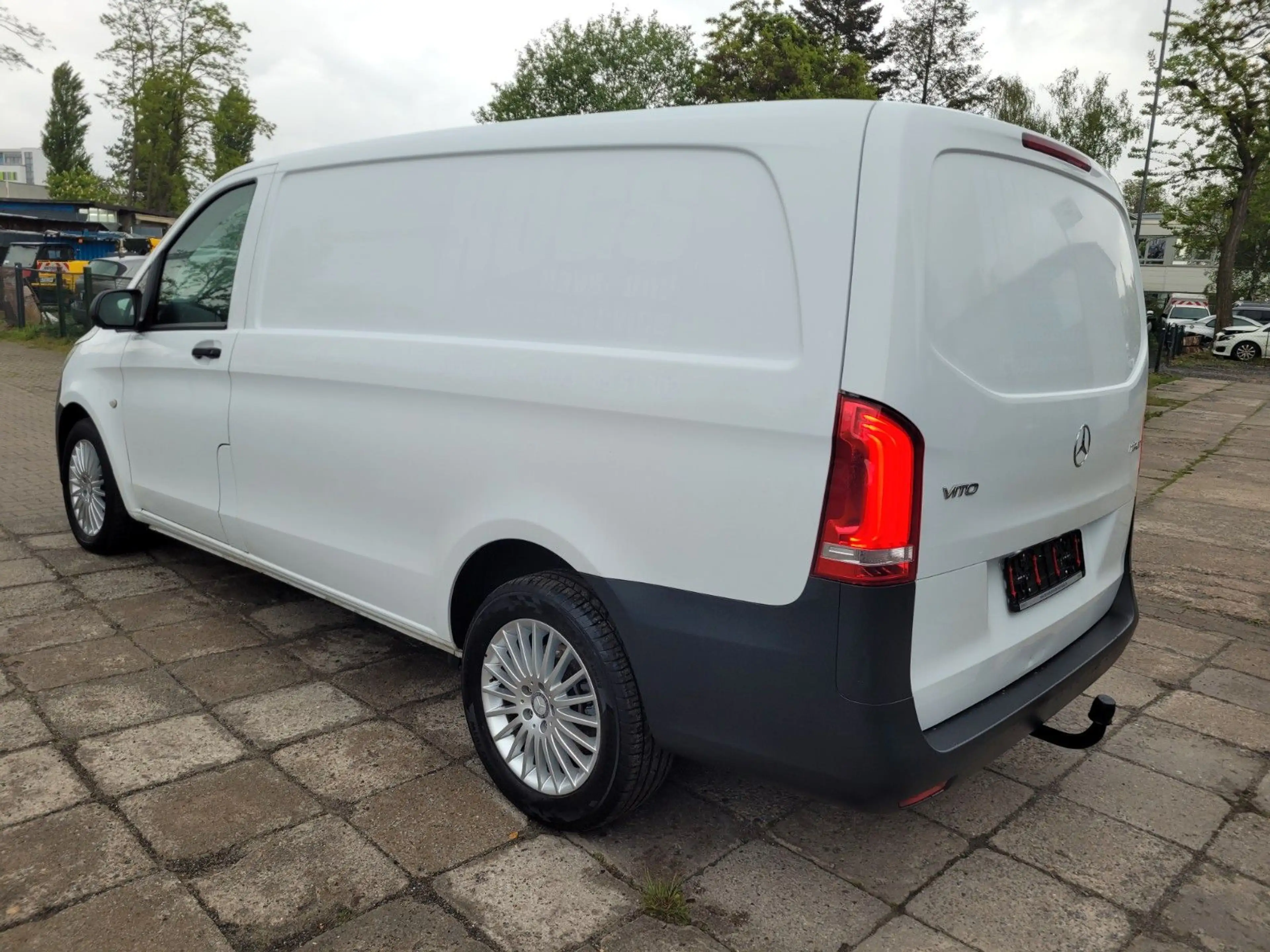 Mercedes-Benz Vito Kasten 116lang*NUR 50TKM*AHK*KLIMA*XENON — photo 9