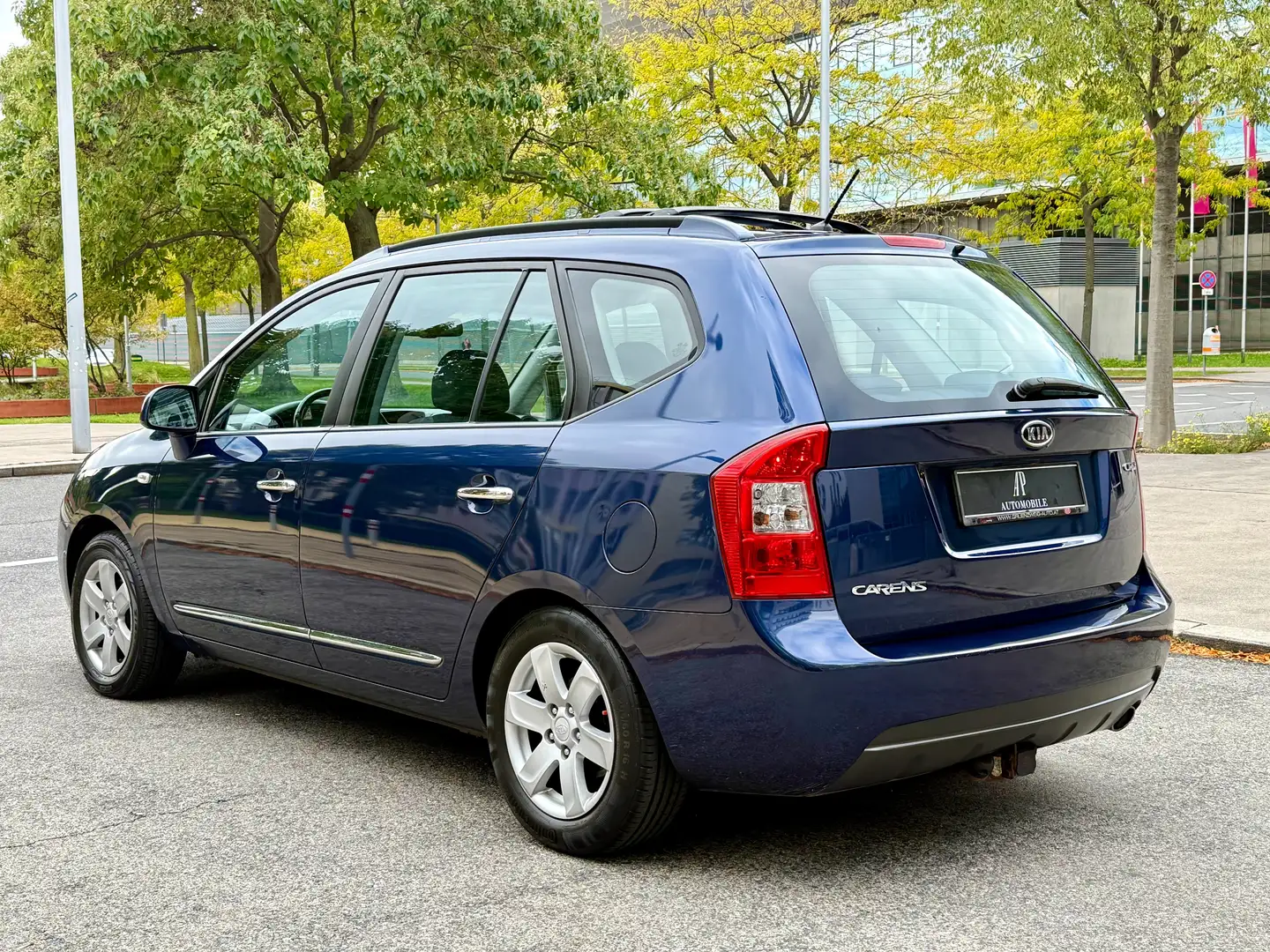 Kia Carens Carens 2,0 CRDi VGT Active 7-Sitzer//Neues Pickerl Blau - 2