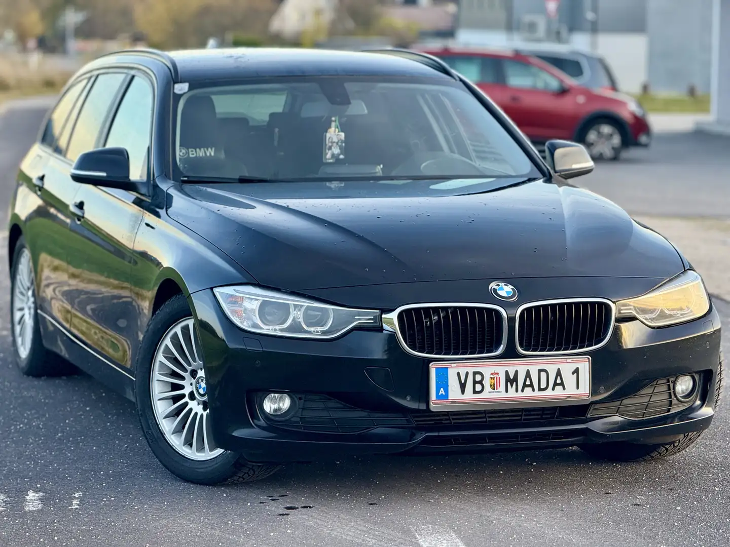 BMW 318 318d Touring Österreich-Paket - 1