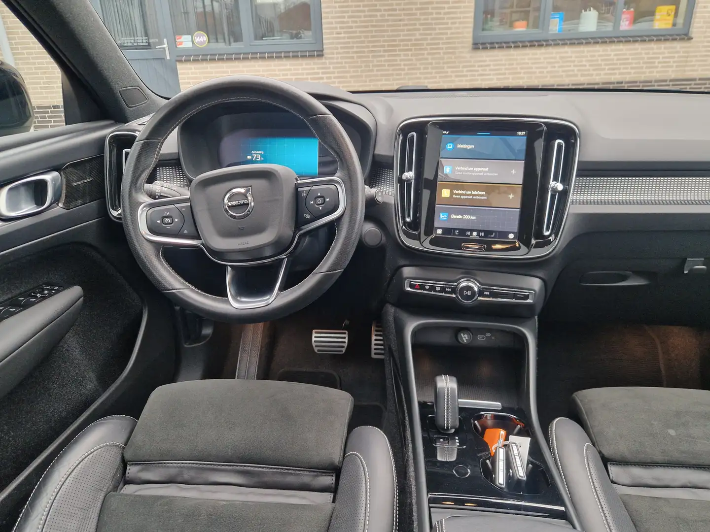 Volvo XC40 Recharge P8 AWD R-Design Panoramadak | Harman Kard Groen - 2