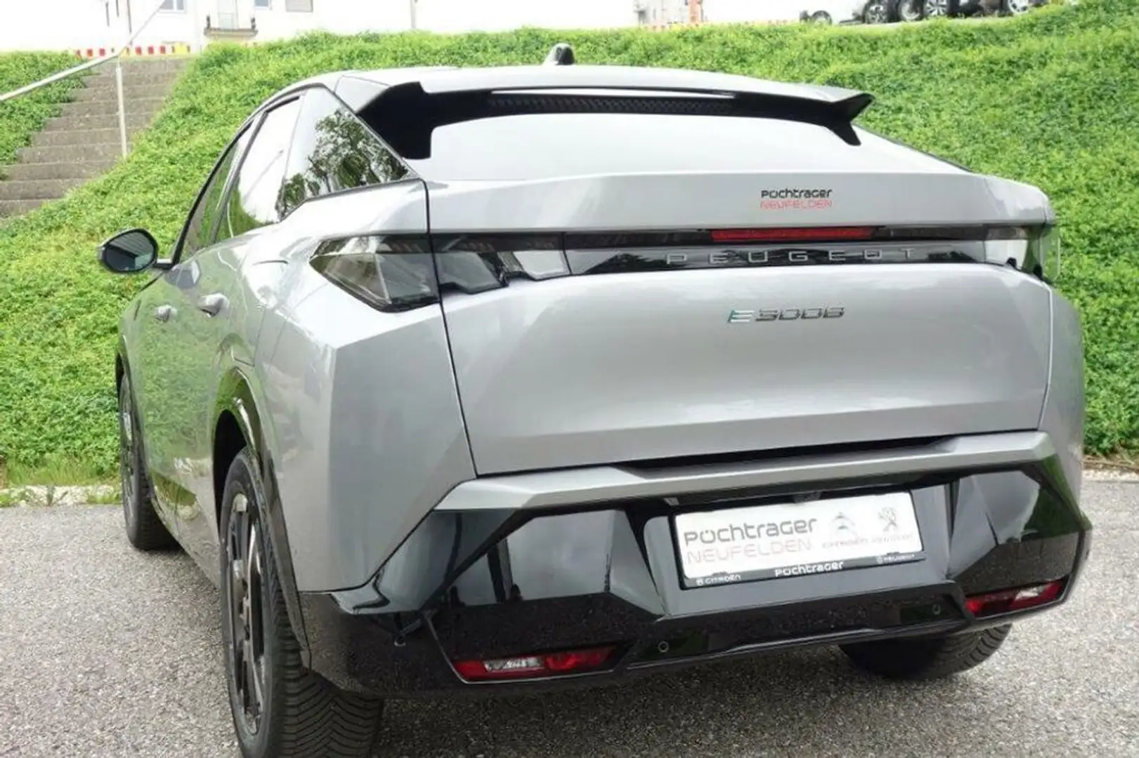 Peugeot 3008 GT Elektro 210 Leder Massage Grau - 2