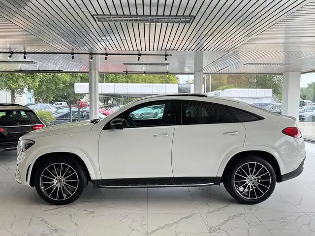 Mercedes-Benz Gle view 3
