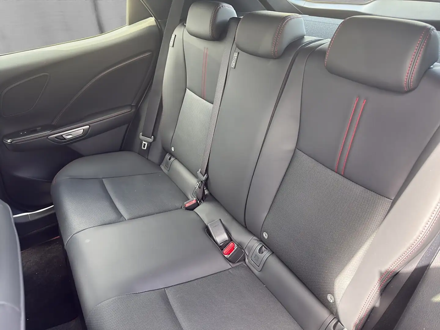 Lexus LBX Elegant BlackEdition + Safe&Sound P. Noir - 2